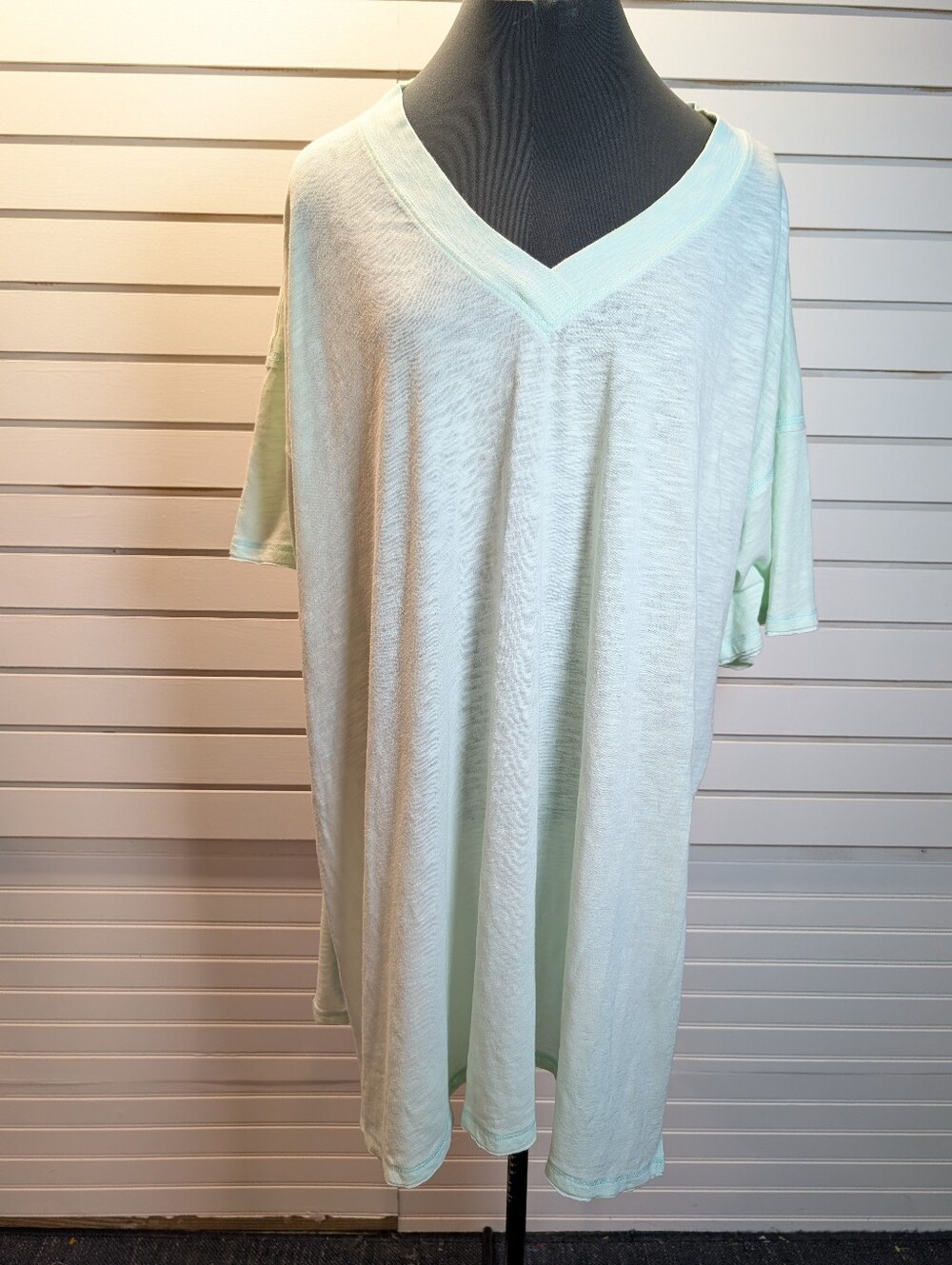 We The Free Mint Green V-Neck Short Sleeve Tee
